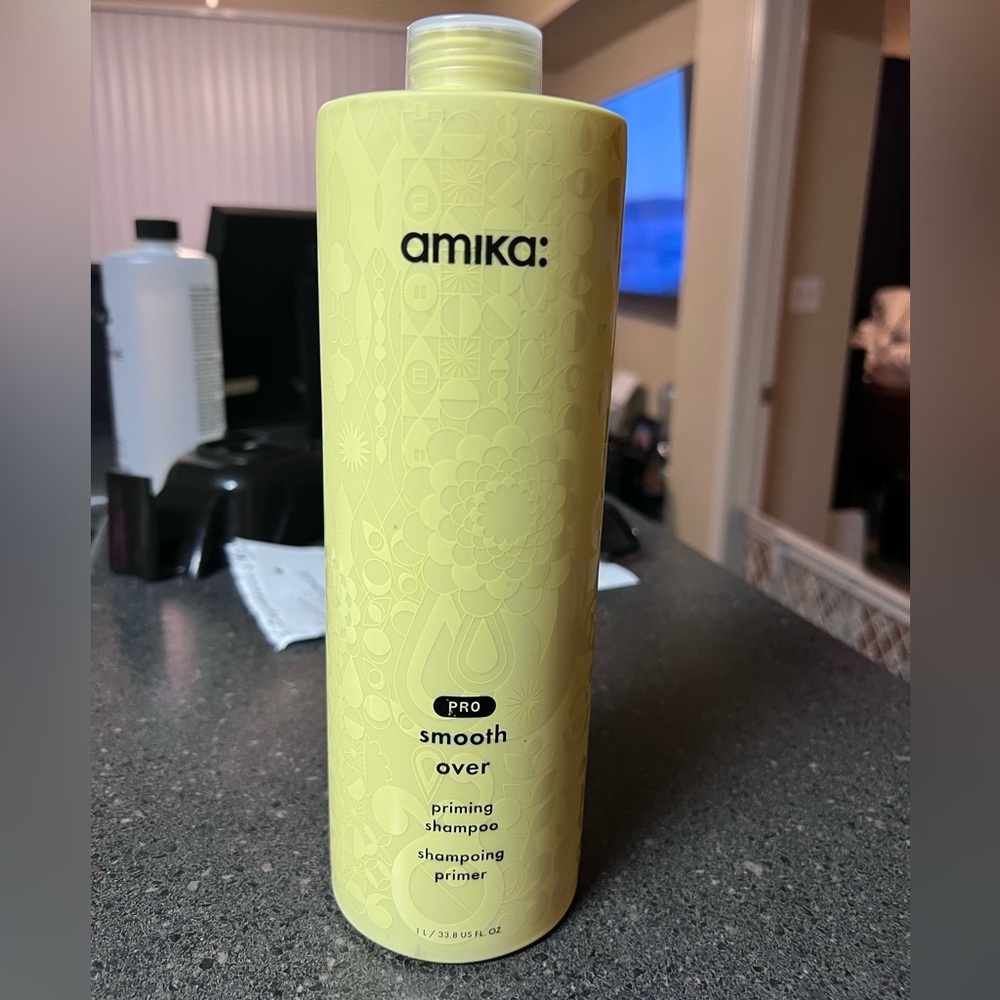 Amika Pro Smooth Over Shampoo Liter Brand New 33 oz